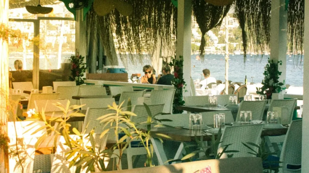 پاکستان کے اشتہاربازوں کے لیے عملی رہنما: Czech Republic میں Lazada کریئیٹرز کو کیسے تلاش کریں تاکہ میوزک فینز تک پہنچ سکیں — پلیٹ فارم ٹپس، لوکل ٹرینڈز، اور KPI حکمتِ عملی۔